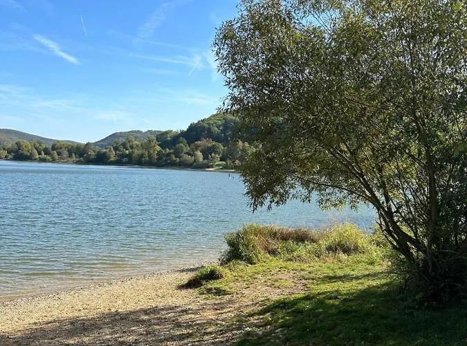 Laendliche Rose, 4km Zum Stausee